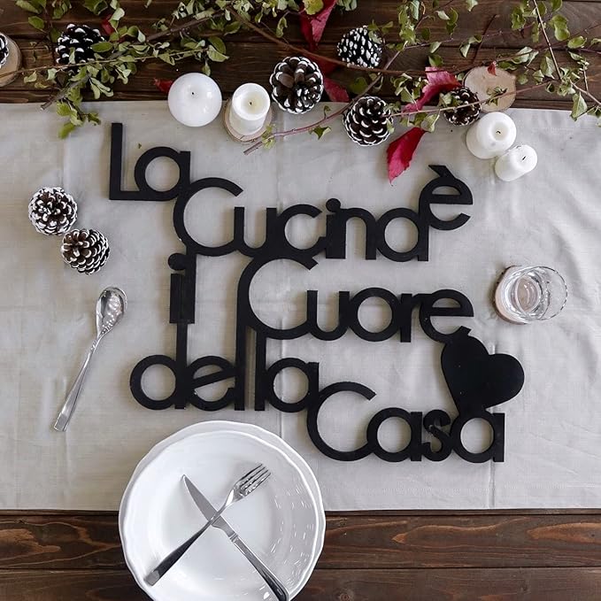home decorazione  Scritta frase in legno da appendere La cucina è il cuore della casa, Decorazione  60x40 cmMurale da appendere alla parete ideale per la per cucina, Black
